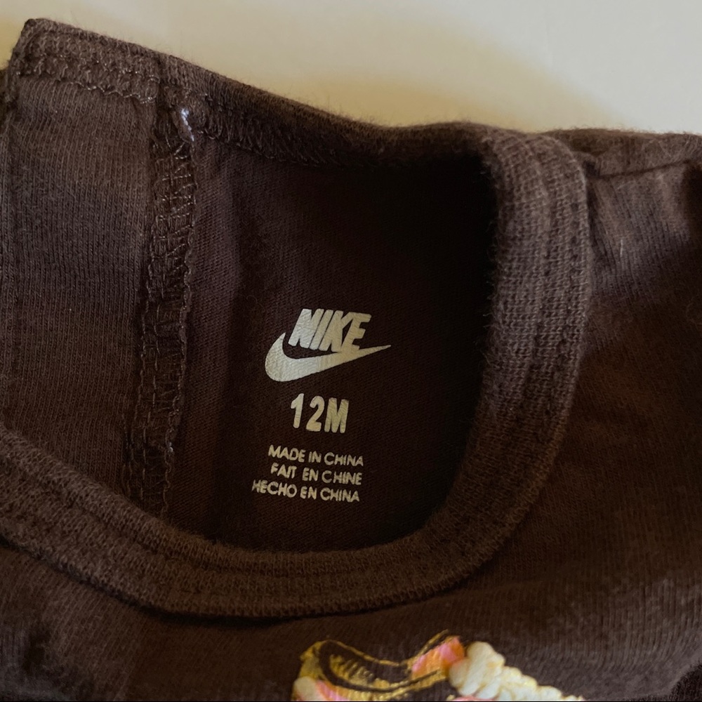 Nike tee - Picture 4 of 4
